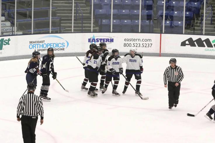 girls hockey skating