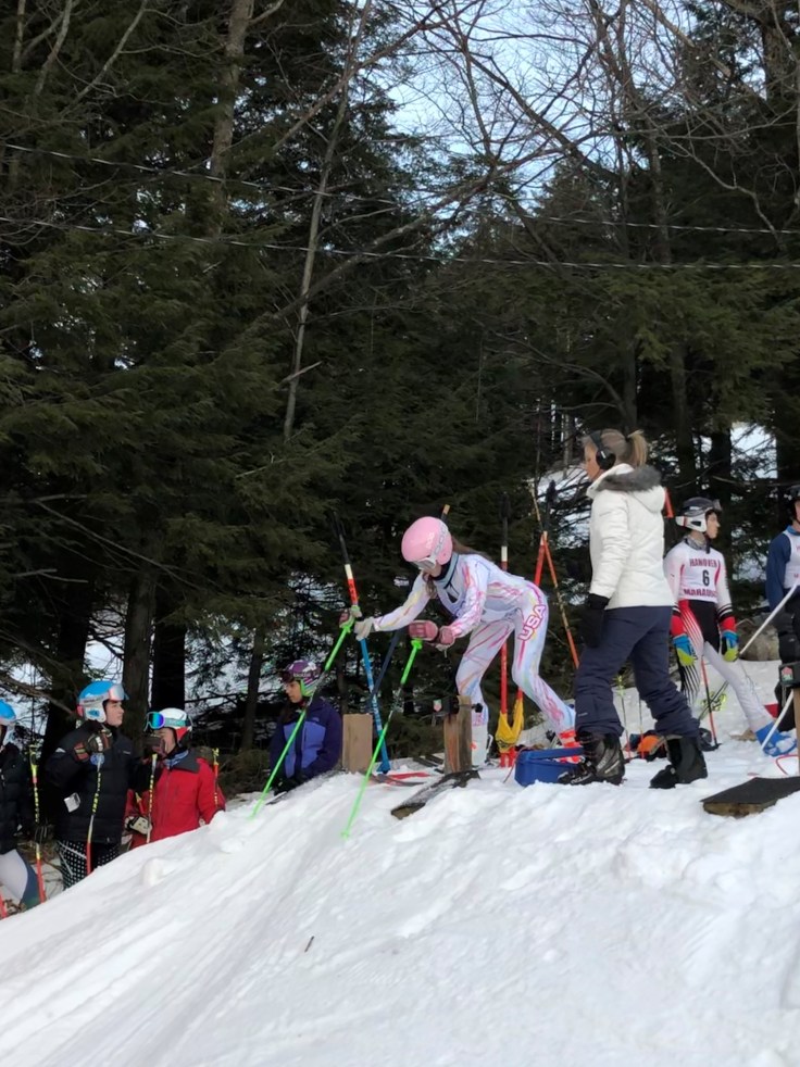 holly in the gate - ski image 4