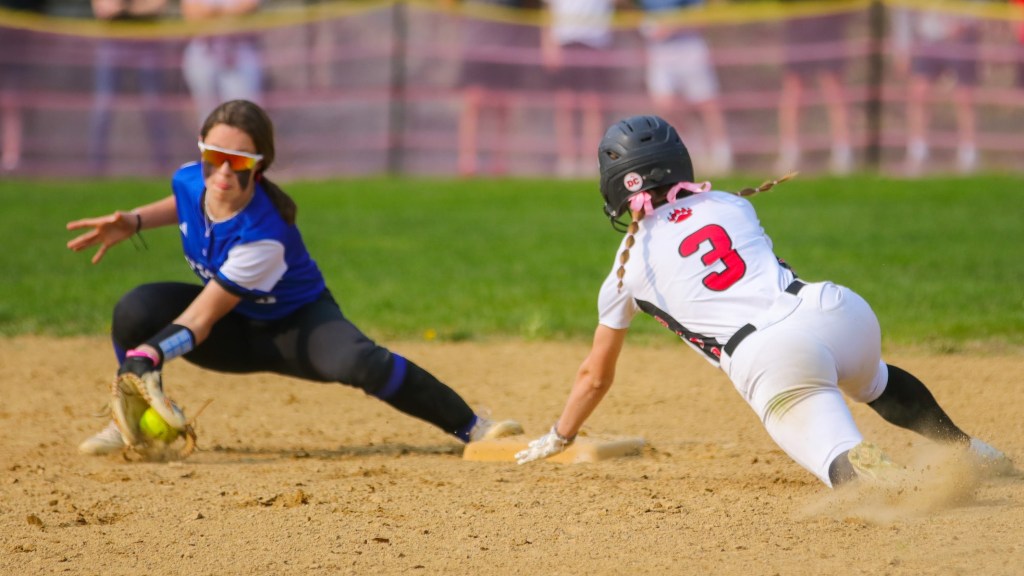Oyster River Varsity Softball Defeats Rival Coe&nbsp;Brown